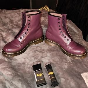 Dr Martens Women's size 7 Combat Boots